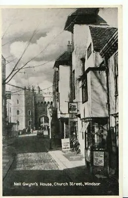 Berkshire Postcard - Nell Gwynn´s House - Church Street - Windsor - Ref 14438A • £2.50