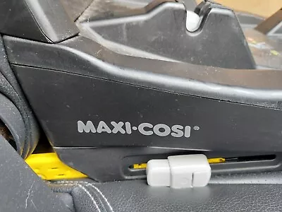 Maxi Cosi Family Fix ISOFIX Base • £35