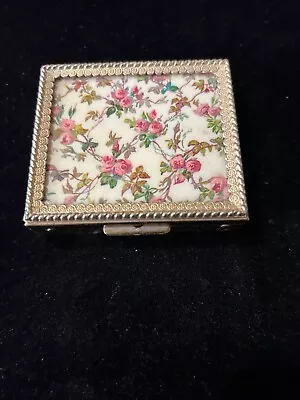 Vintage Gold Toned Compact  With Flowered Cover • $4.99