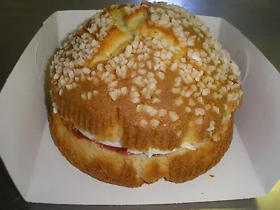  Home Made ROUND VICTORIA SPONGE CAKES X1    Free Postage  Family Bakery Shop • £9.50