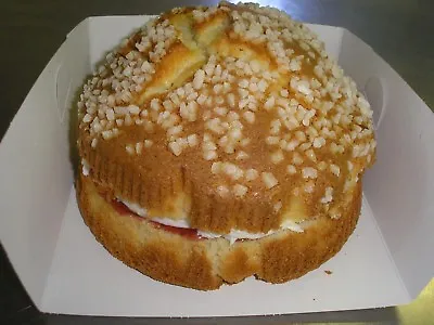  Home Made ROUND VICTORIA SPONGE CAKES X2    Free Postage  Family Bakery Shop • £14.99