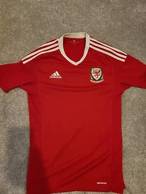 Wales Euro 2016 Home Football Shirt Small • £14.99