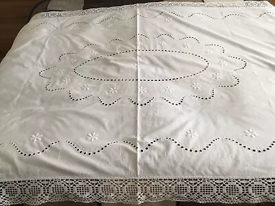 £20 • Buy Large Oblong White Cotton & Crochet Lace With Embroidered Flowers. Perfect Cond