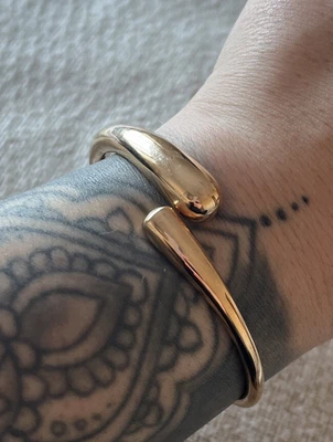 £30 • Buy Calvin Klien Rose Gold Tone Hinged Bangle (extra Small) With Full Packaging.