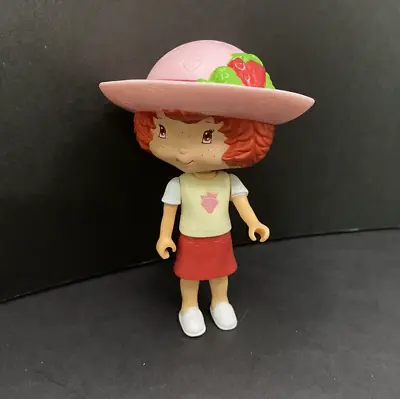 MC DONALDS EXCLUSIVE STRAWBERRY SHORTCAKE MINIATURE DOLL Movable Arms  • $2.99