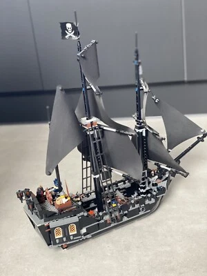 £450 • Buy Lego Pirates Of The Caribbean Black Pearl 4184