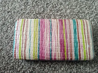 1The Metropolitan Wallet Clutch Purse Clasp Colorful Hippie Woman VTGretro • $9.10