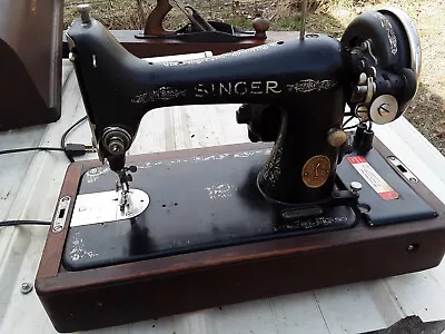 Vintage  Singer  Electric Sewing Machine With Wooden Case • $50