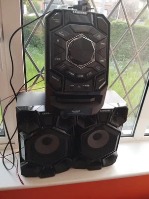 £200 • Buy Samsung Giga Sound Audio System 