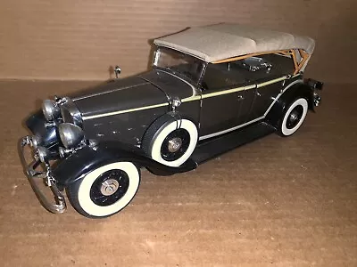 Motor City Classics 1:18 Scale 1932 Lincoln Diecast Car • $34.99
