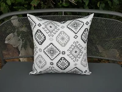 Outdoor Gray White Kilim Ikat Tribal Style Geometric Cushion Cover 45cm Au Made • $17