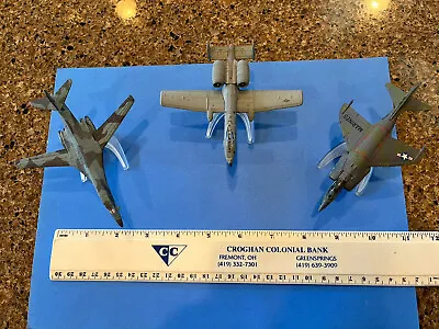 Lot 3 Corgi: Marines Harrier GR3 USAF A-10 Thunderbolt & B1-B Iraqi Jets Stands • $17.99