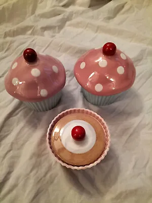 £20 • Buy Moorland Pottery Cup Cakes X 3