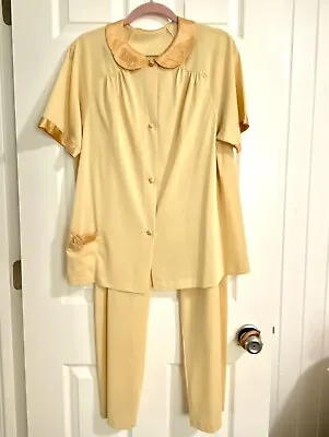 Vintage Vanity Fair Pajamas Women Size 34 S-M Golden Yellow Very Nice  2 Pc • $29.95