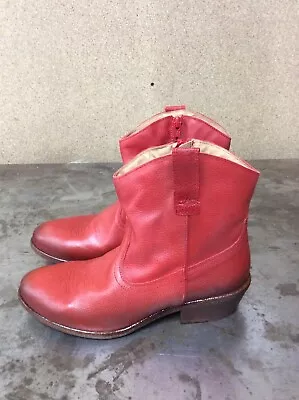 Miz Mooz Carlitos Red 38 • $145