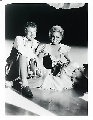 Mitzi Gaynor & Wayne Rogers--Vintage Movie Photograph • $48