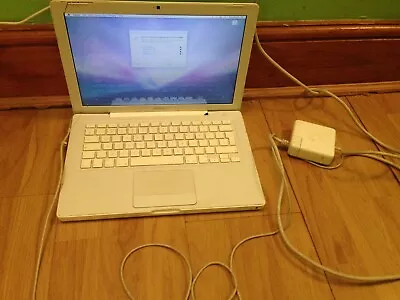 £50 • Buy Apple MacBook White 13.3 Inches A1342 Core 2 Duo 2.26GHz SuperDrive WebCam WiFi 