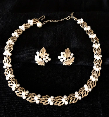 £5.26 • Buy Vintage Trifari ~ Married Necklace & Earring Set ~ Pearls & Rhinestones
