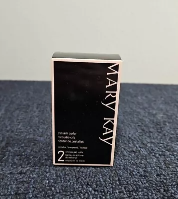 NEW Mary Kay EYELASH CURLER W/ 2 Silicone Refill Pads NIB 114893 • $6.29