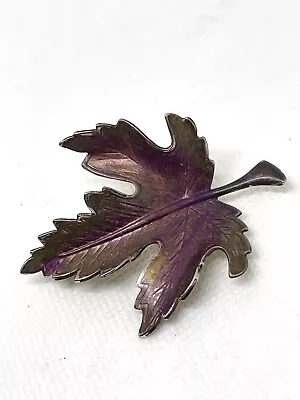 Enamel Maple Leaf Brooch Lapel Pin Vintage Gold Tone Red Maple • $6