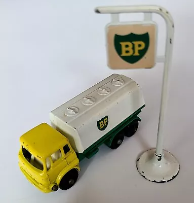 Vintage Lesney Matchbox Series No 25 BP Petrol Tanker & Service Station Sign • $8.19