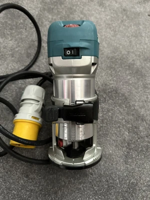 £52.99 • Buy Makita RT0700C Router Trimmer 110V USED