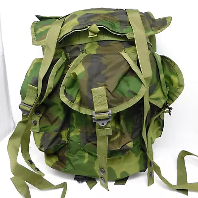 ALICE Radio Carrying Case - Medium Combat Field Pack - WOODLAND. • $79.95