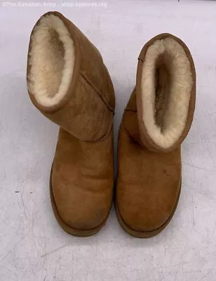 UGG Women's Australian Classic Short Brown Cold Weather Boots - Size 10 • $19.99
