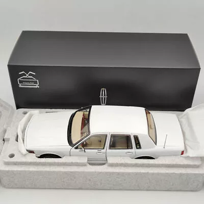 1/18 Lincoln Towncar V8 1993-1995 Super Diecast Model (Leather Seat) White • $451.75