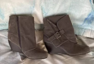 Blowfish Malibu Boots Womens 7.5 Gray Buckle Side Zip Wedge Ankle Booties New! • $29