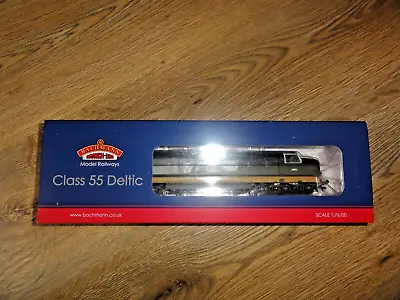 Bachmann Class 55 Deltic 32-529b Diesel D9011 Br Two Tone Green (weathered) • £120