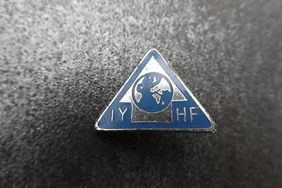 IYHF YHA Youth Hostel Pin Badge Button (L3B) • £4.49