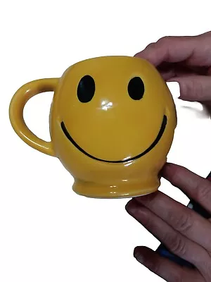 Vintage 1970’s McCoy Pottery USA Ceramic Yellow Smiley Happy Face Mug Coffee Cup • $0.99