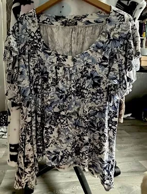 Ladies Pretty Blue & White Ruffled Top In Good Condition - Size XXL By Saloos • £0.99