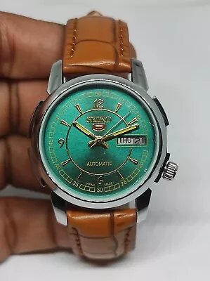 Seiko 5 Automatic Vintage Green Dial Men's Watch Working Order Free Shipping. • $79.99