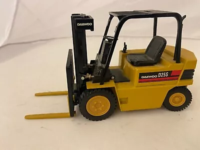 Daewoo D25s Lift Truck 1:20 Diecast • $25