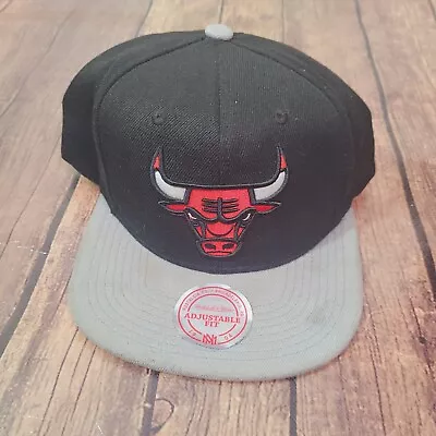 Mitchell & Ness Mens Hat Black Size OS One Size Chicago Bulls Logo Snapback • $12.79