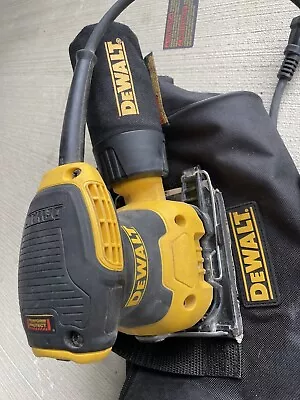 Dewalt DWE6423 5 Inch Variable Speed Random Orbit Sander • $50