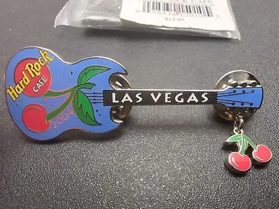 HARD ROCK CAFE 2004 COLLECTOR'S CLUB PIN Slot Cherries GUITAR With Bag • $10