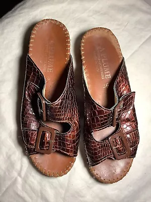 La Plume Jen Sandals Brown Metallic Snakeskin Leather Slides Size 36 (6) • $15.99