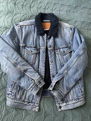 Levis Sherpa Jacket Small • £30