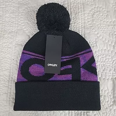 NEW Oakley Pom Beanie Wanderlust BLACKOUT Snowboarding Winter Snowboard Hat • $14.94