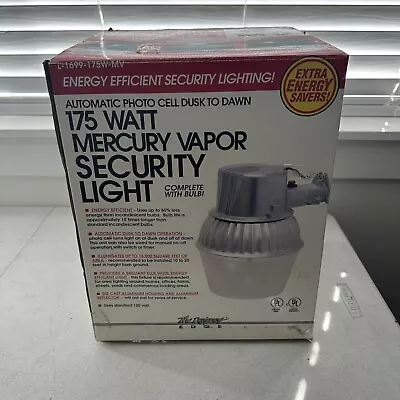 VTG Dusk To Dawn Yard Barn Light 175-watt Mercury Vapor Security Light • $225