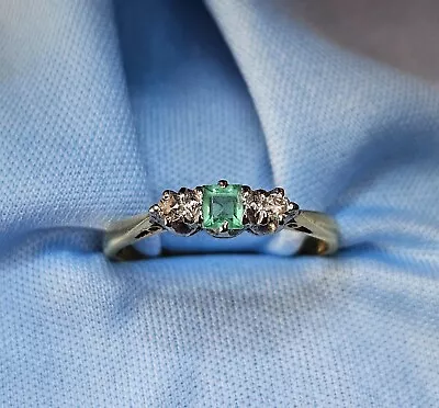 EMERALD & DIAMOND RING VINTAGE 18ct GOLD CONDITION  GOOD RARE • £165