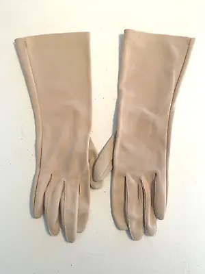 Vintage CRESCENDOE Caresse Beige Tailored All Nylon Womens Gloves Size 8 • $34
