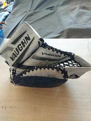 Vaughn Vision 9200 Trapper Catcher Glove Hockey Used Junior Left • $73.89