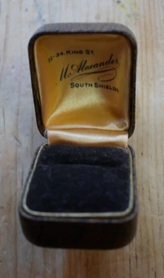 £25 • Buy Beautiful Antique Art Deco Walnut Effect Ring Box