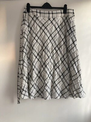 £12.99 • Buy Jaeger Ladies Skirt, Black And White Checked, Side Fastening. Size 16,  Lined
