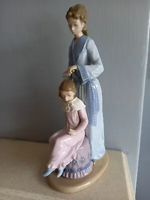 £35 • Buy Lladro Nao Figurines Mother Brushing Daughters Hair