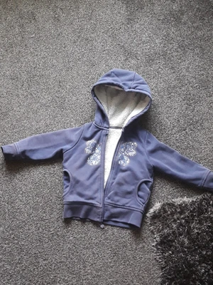 £3.50 • Buy Childrens Fur Lined Hoodie From Nutmeg.  Front Pockets Zip Fastening.  2/3 Yrs. 